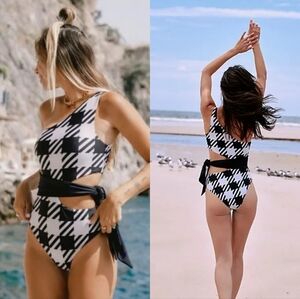 New!Beach Riot Carlie Houndstooth One Piece Swimsuit